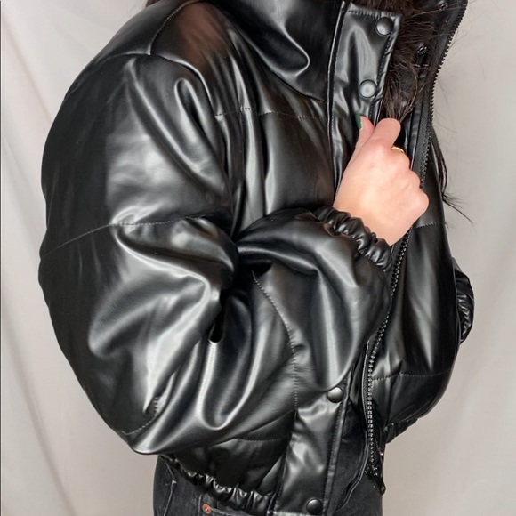 Cropped Puff Jacket - Picture 3 of 5